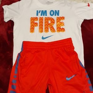 2 PC Nike Boys 5/6